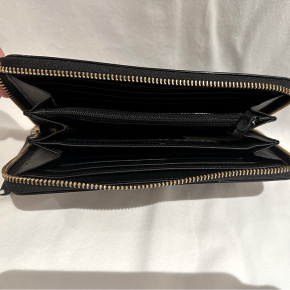 Kate Spade Shore Street Lacey Dot Zip Wallet with wrist strap - Picture 3 of 3